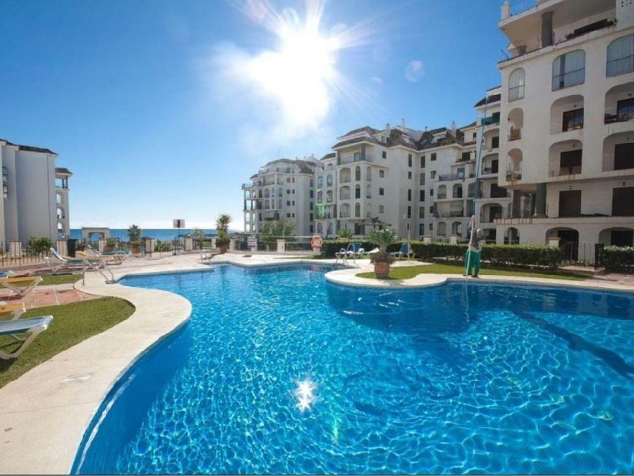 Appartamento Stunning Views Await You In Marina De La Duquesa Castillo de Sabinillas Esterno foto